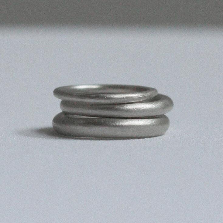 Holiday Rough Trinity Ring (silver)