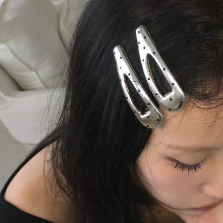 이런 상품 어때요? [1+1] 레더 도트 쿠션 삼각 땡땡이 헤어 똑딱핀 2color