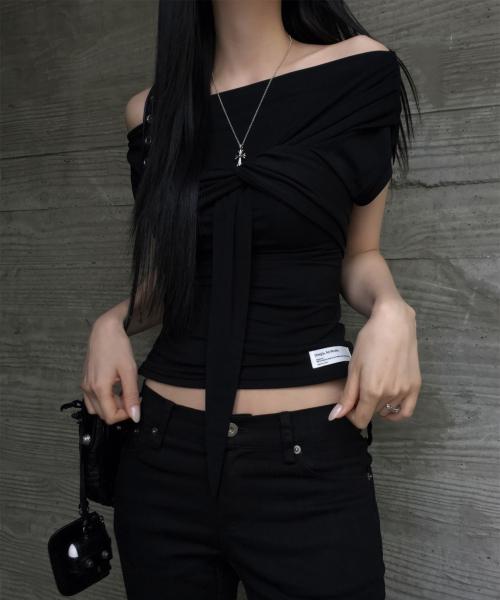 Drape Flow Tie Top (black)