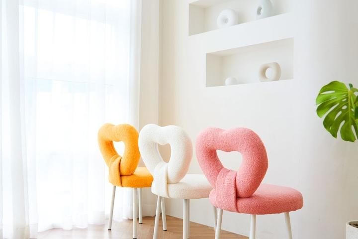 폼폼 부클레 하트 의자 패브릭 인테리어 보조 의자 화장대 카페의자 3color