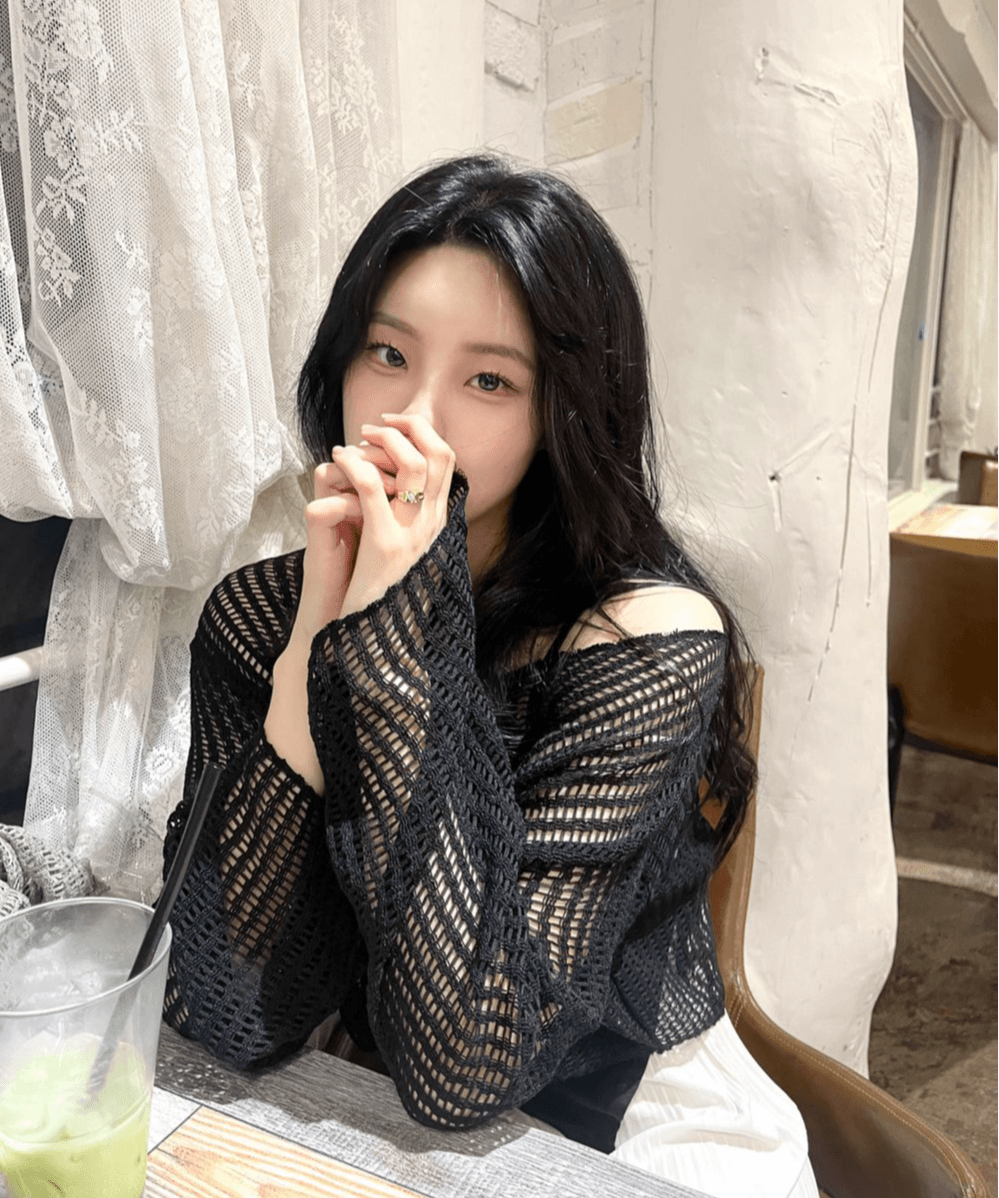 아무르 [당일출고/여리핏] 크롭 시스루 그물니트