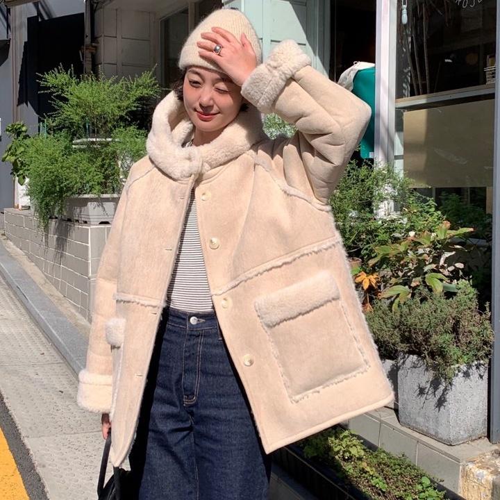 Shearing reversible mustang (beige)
