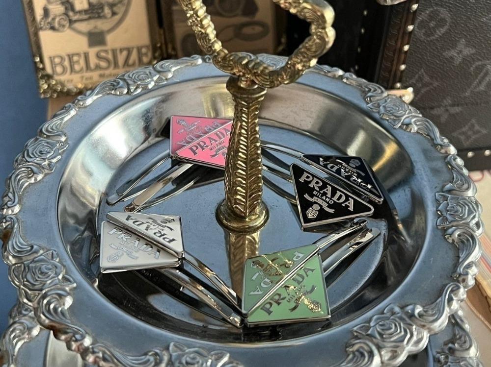 P 삼각로고 헤어핀