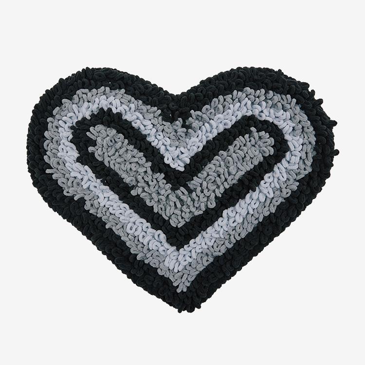 heart beam rug S-size (black)