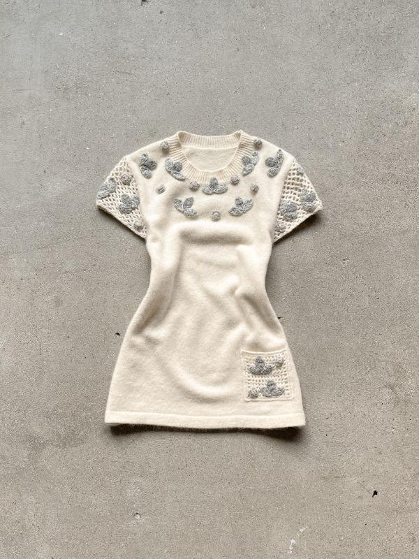 Floral Embroidered Pocket Sweater S0126