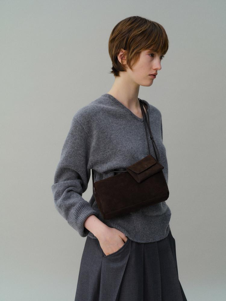 [2차재입고] letter mini bag (suede brown)