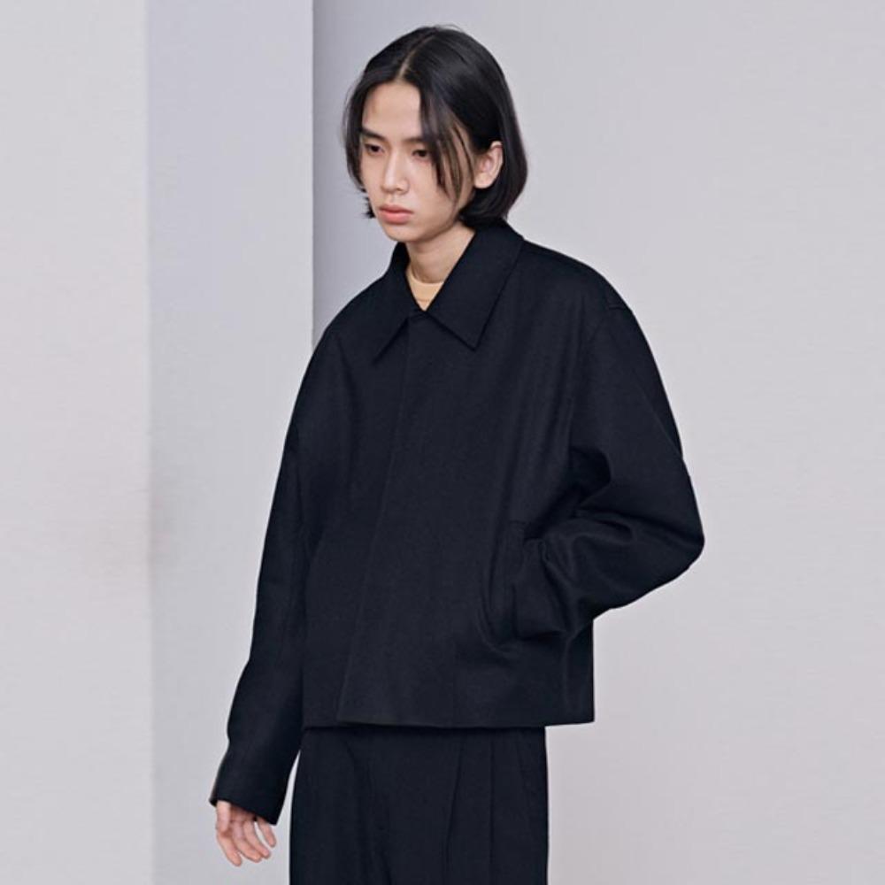 아노블리어세미오버핏 인버티드 히든버튼 크롭 자켓 블랙
