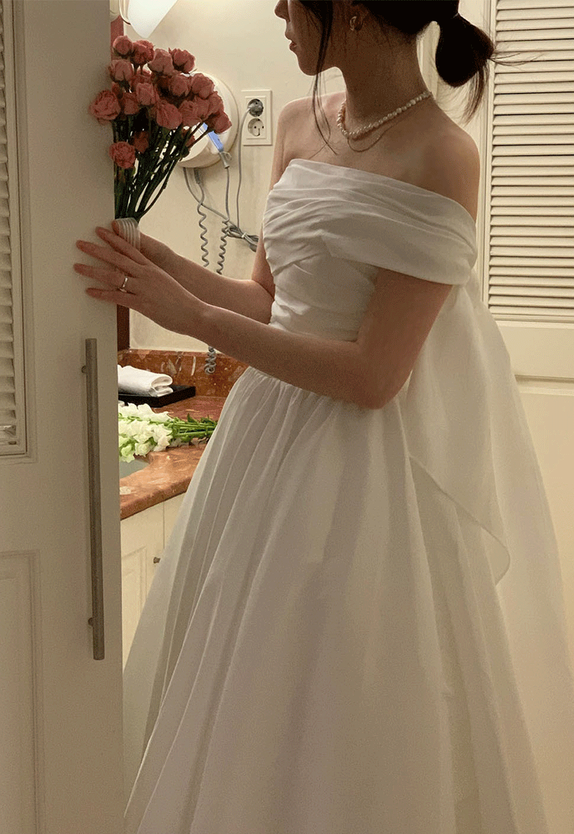 One shoulder taffeta dress