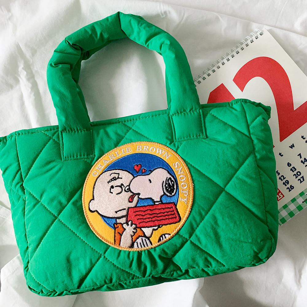정품 스누피 누빔 패딩 퀼팅 백 찰리브라운 방탄소년단 bts 제이홉 가방