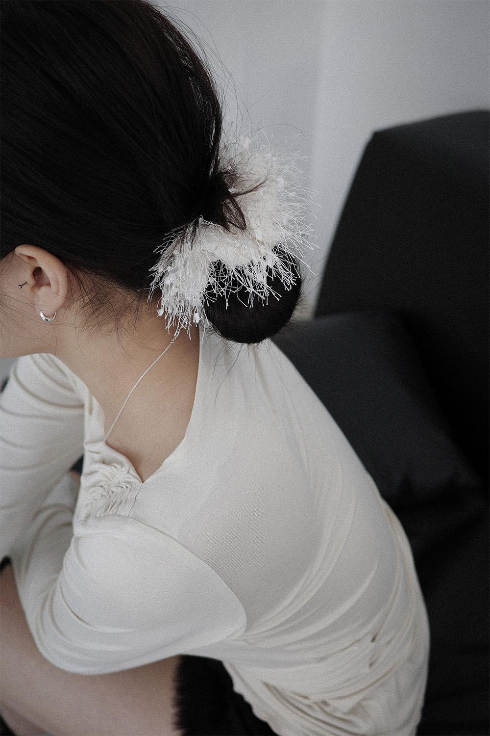 Fluffy hair scrunch_white