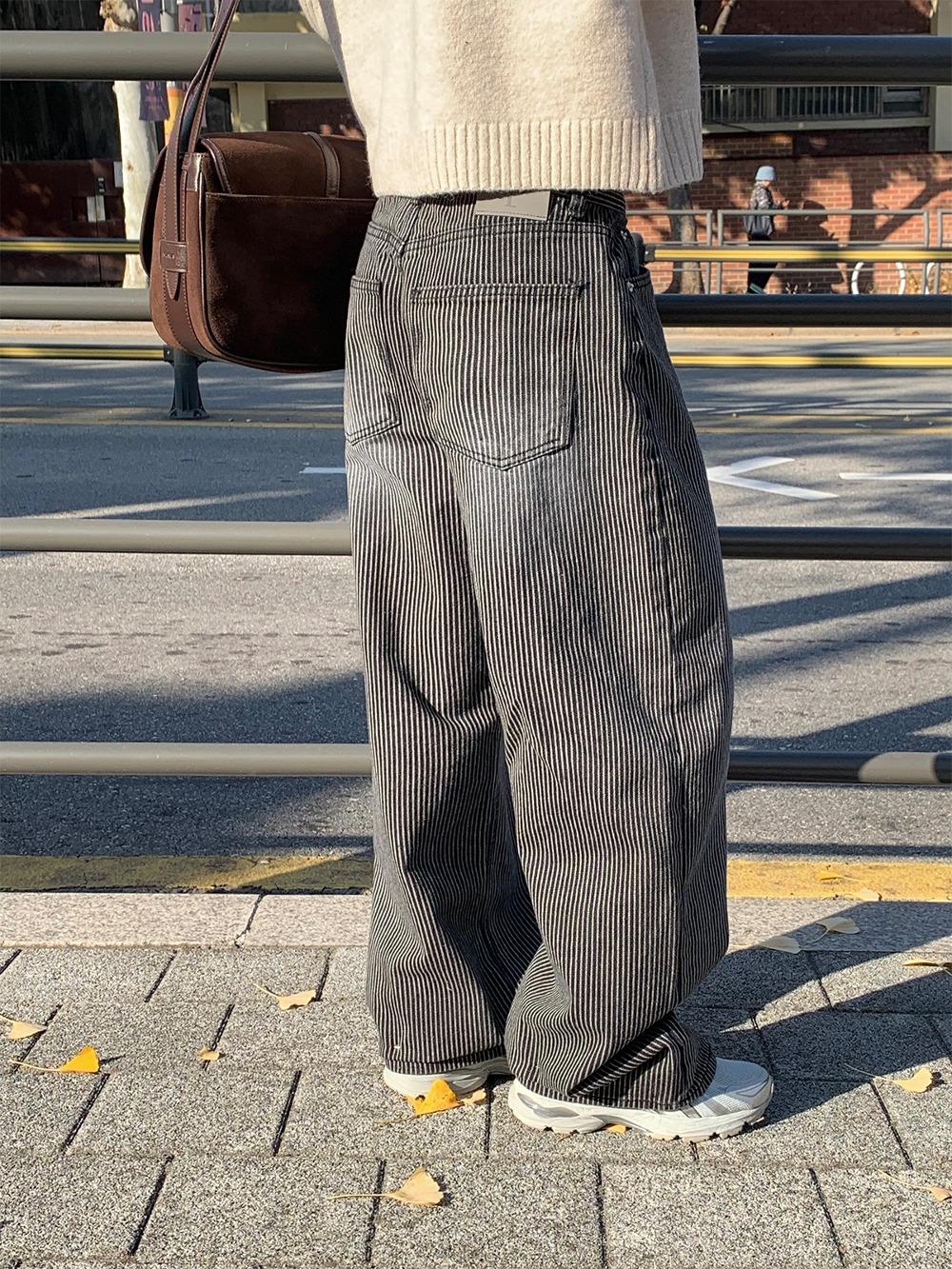 루비 블랙 스트라이프 데님