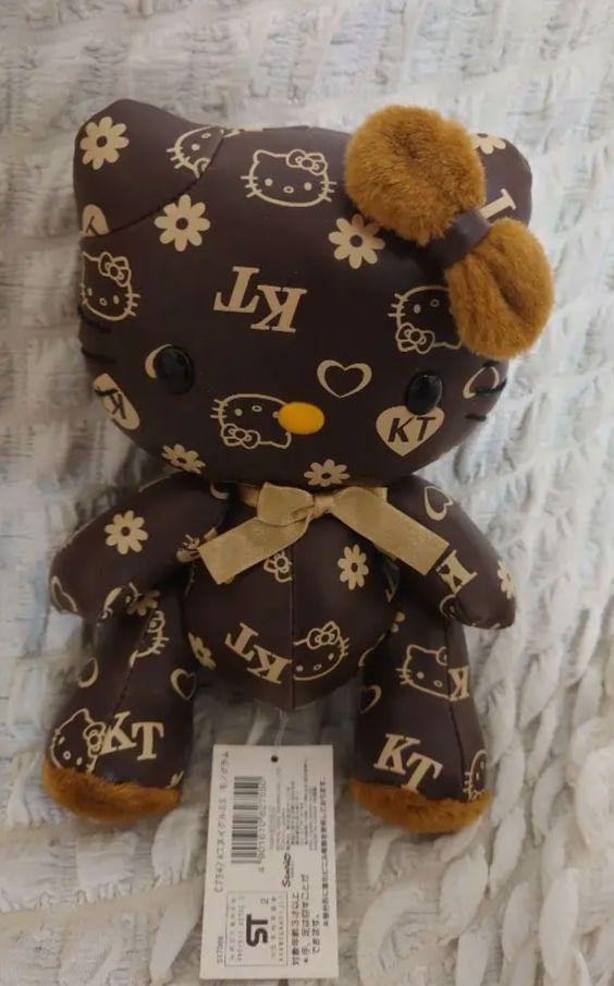 ハローキティ　モノグラム　ぬいぐるみ
