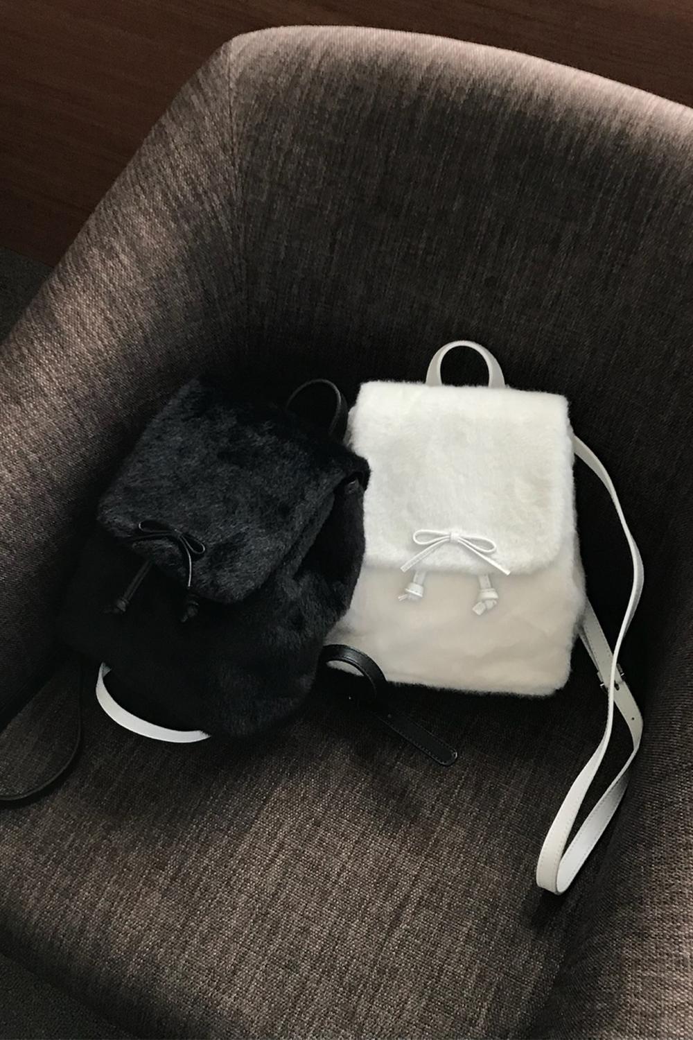 [12월 30일 예약배송]SNOW COCO FLUFF MINI FUR BAGPACK_TT5W716