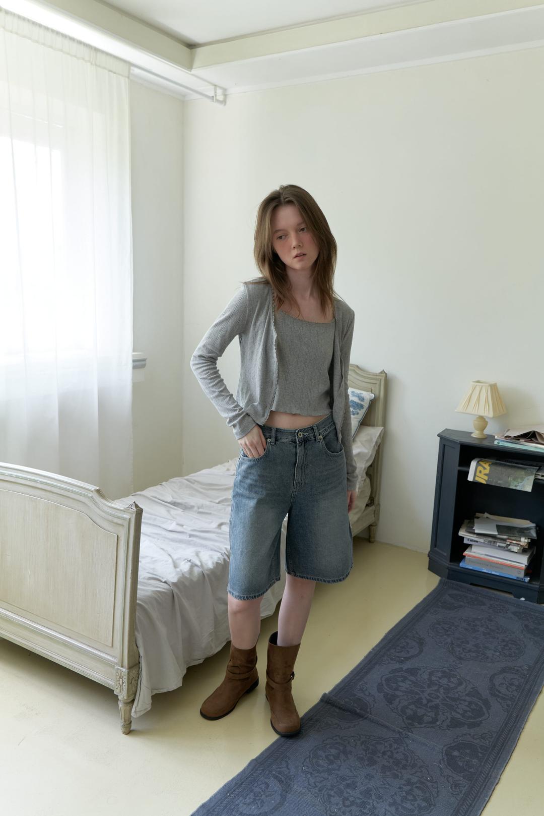 Vintage washed half denim pants