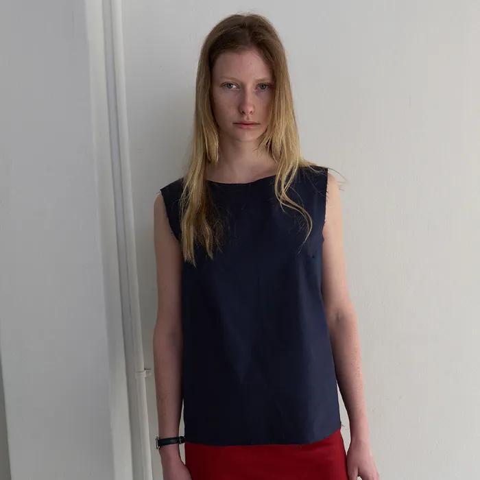 COTTON SLEEVELESS TOP (navy)