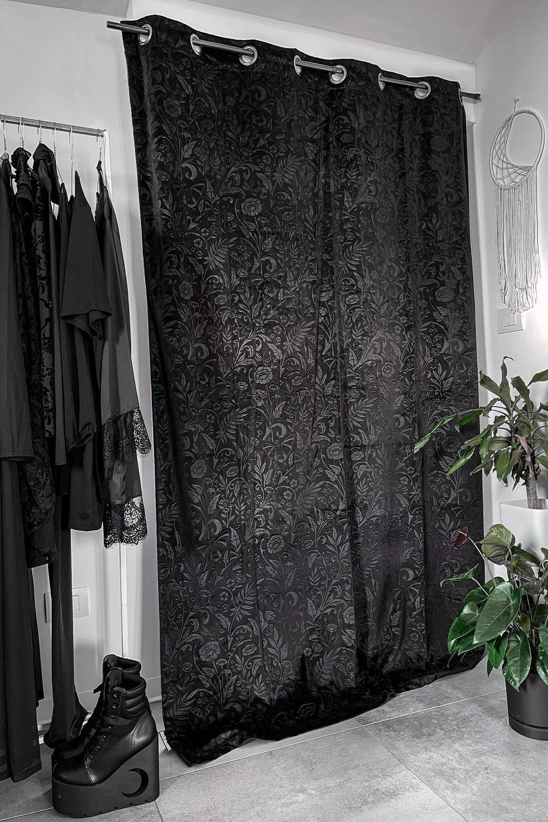 Moon Bloom Velvet Curtain - One Size / Black / 100% Polyester