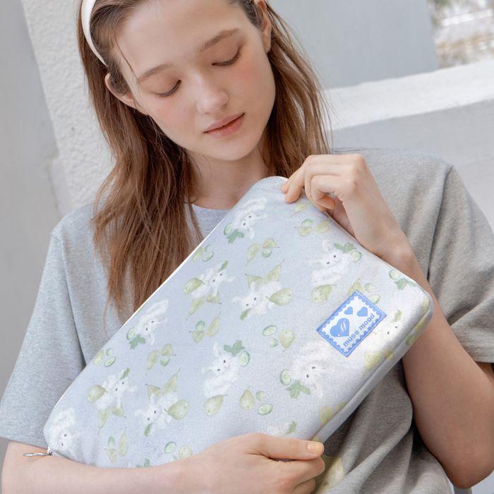 pear rabbit laptop pouch (노트북파우치)