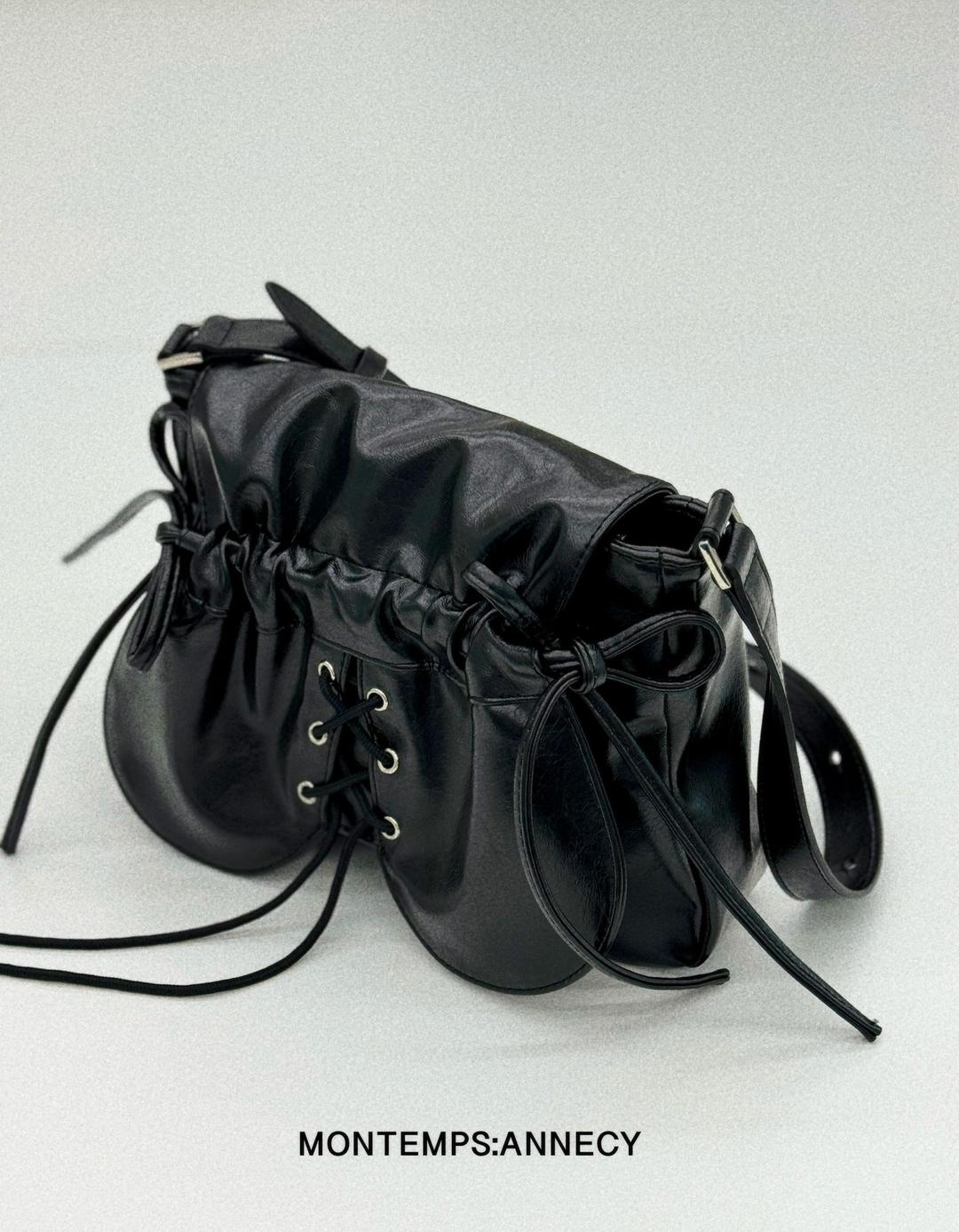 PÉTALE Bag 패탈백 [Black] *NEW ARRIVALS 6/1 (SAT) PM 21:00 KST*