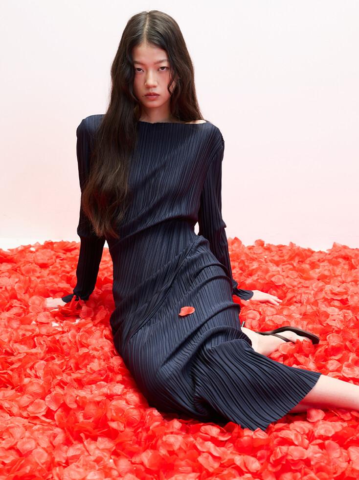 [2차 리오더][아뜰리에] 액시스 플리티드 드레스_네이비