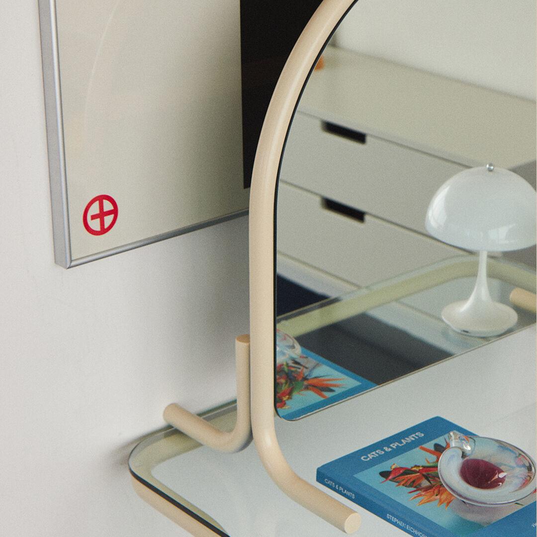 alma vanity table set