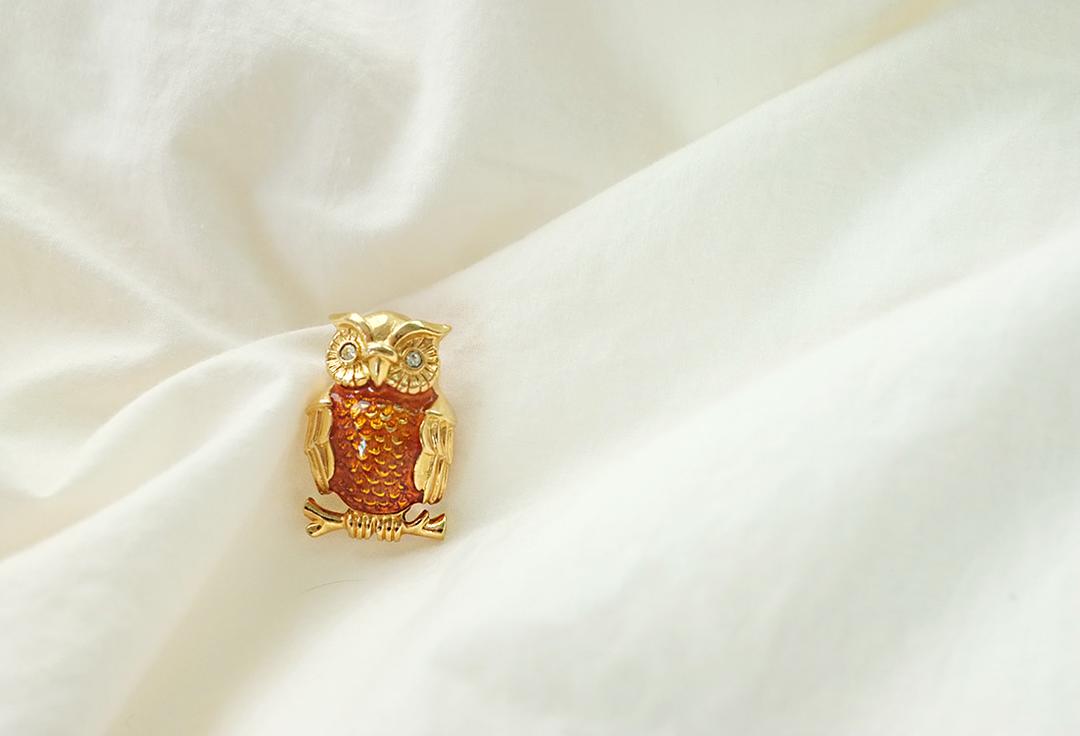 AVON Owl animal vintage pin brooch