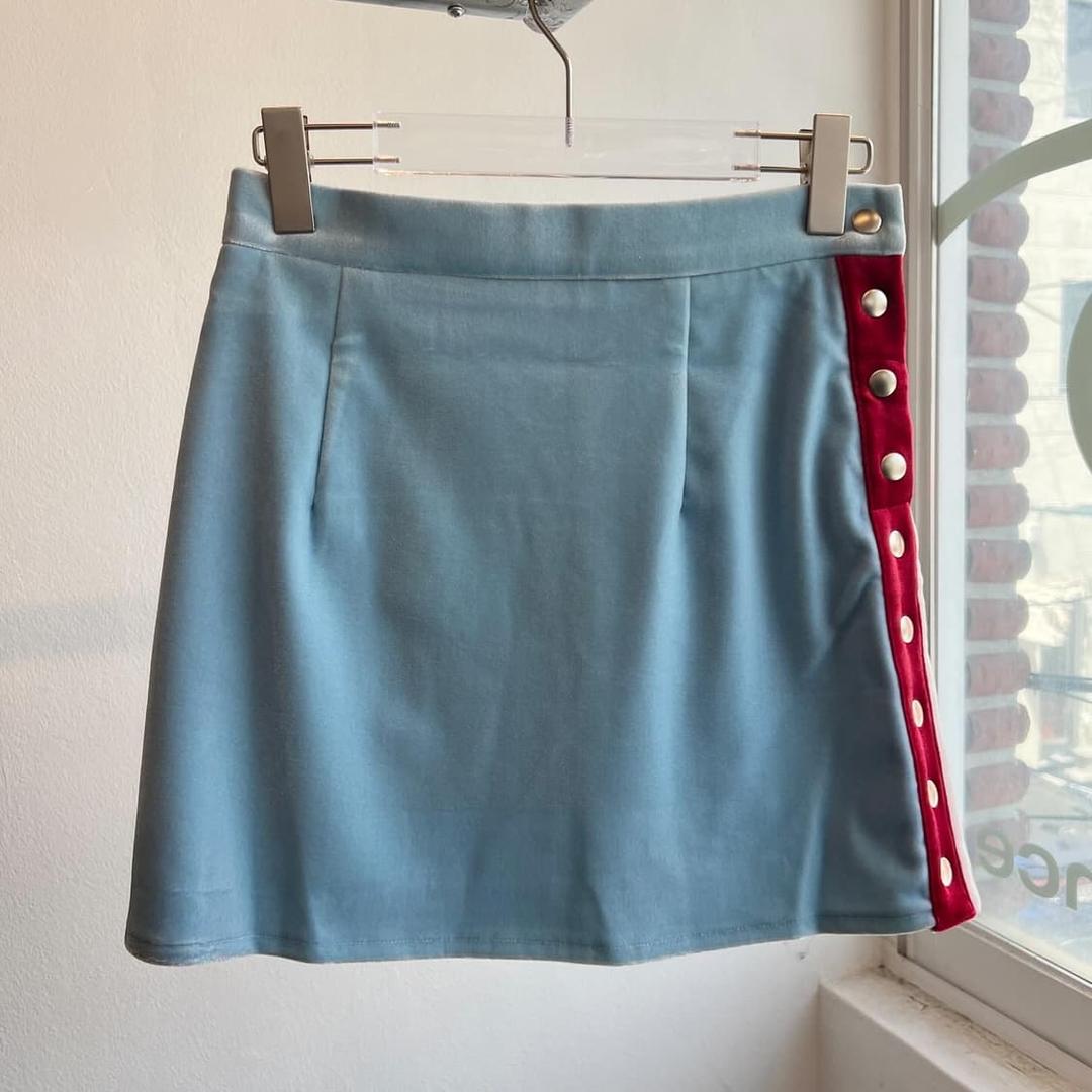 Rocket X lunch Velvet skirt  | 후루츠패밀리