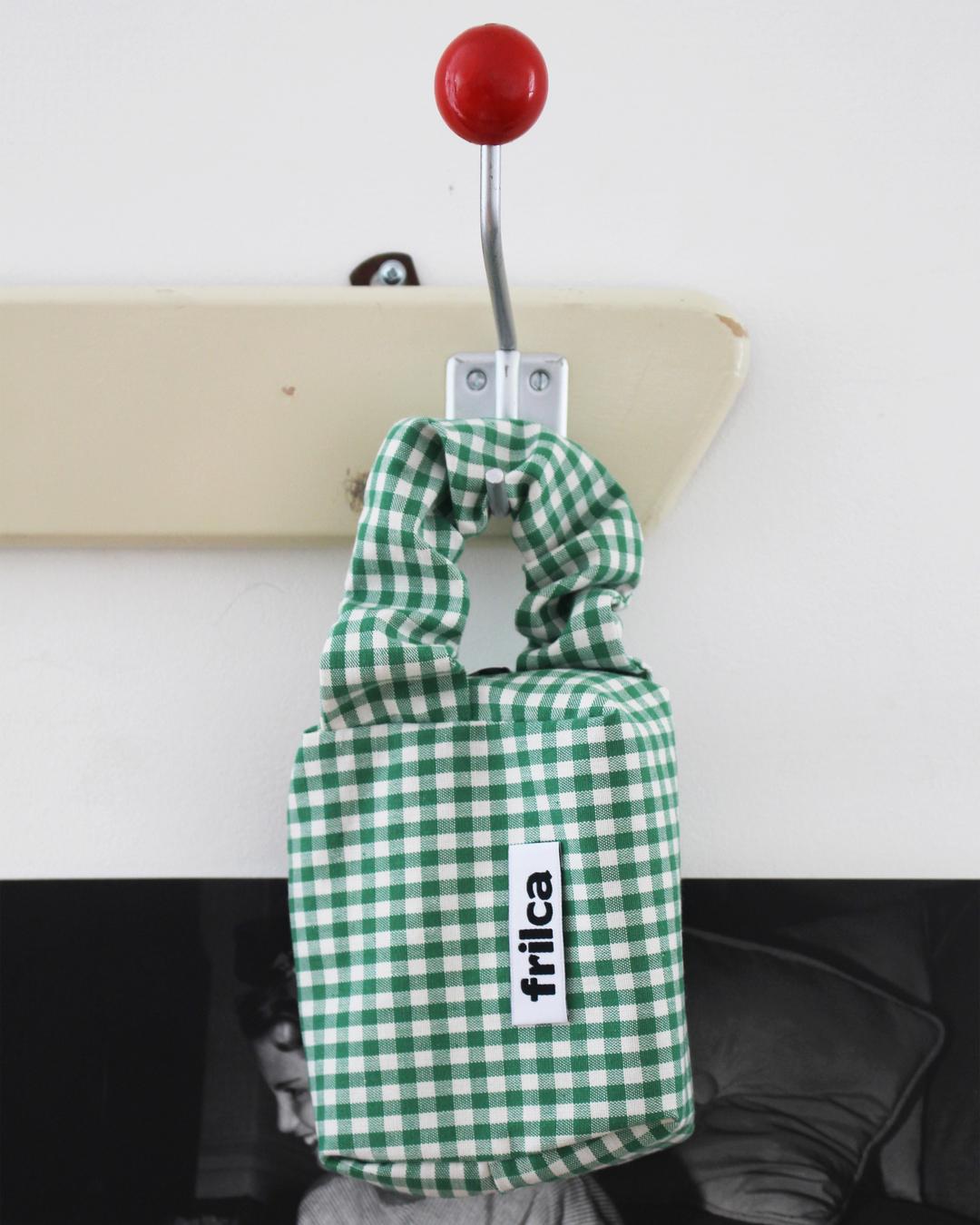 FRILCA SQUARE POUCH_GREEN