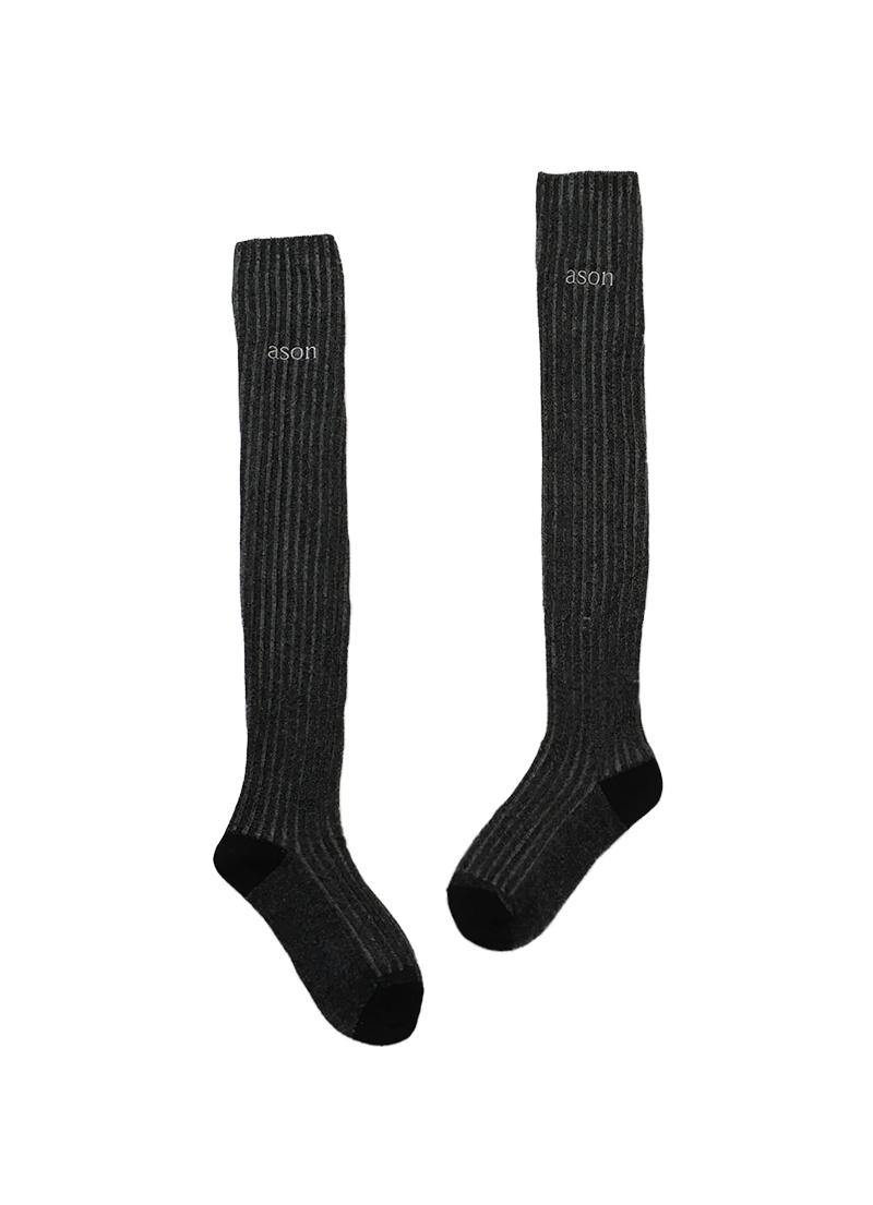 AS"ON RIBBED KNEE SOCKS / BLACK