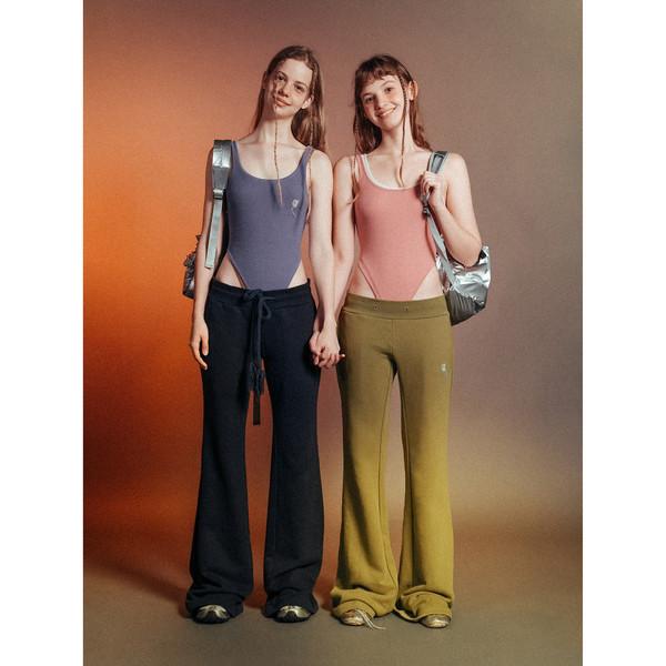 Moromoro color embroidered body suit