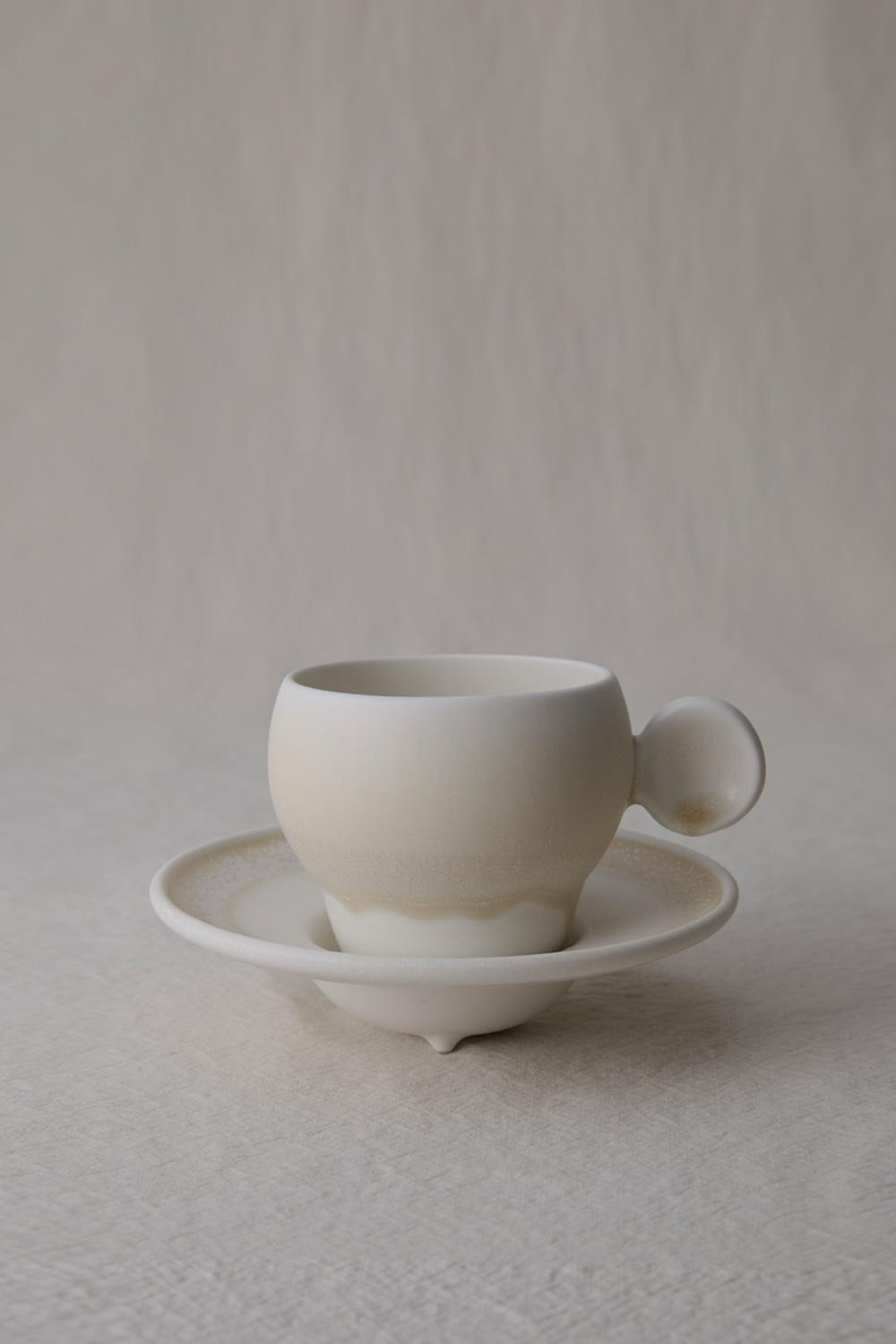 유려.MIST . Cup & Saucer / Misty White with HEMIN CERAMICS