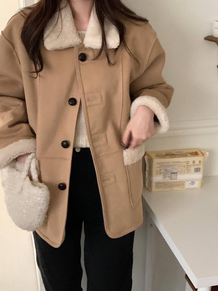 [리버시블🐻] 캐롤 하프 무스탕
