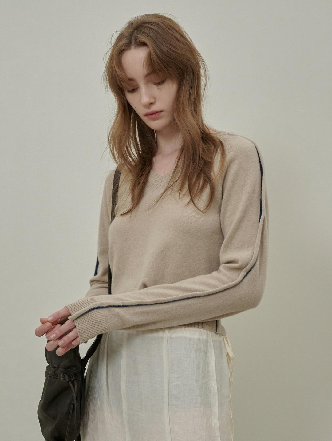 Chelsea Cashmere V-neck Pullover (Beige)