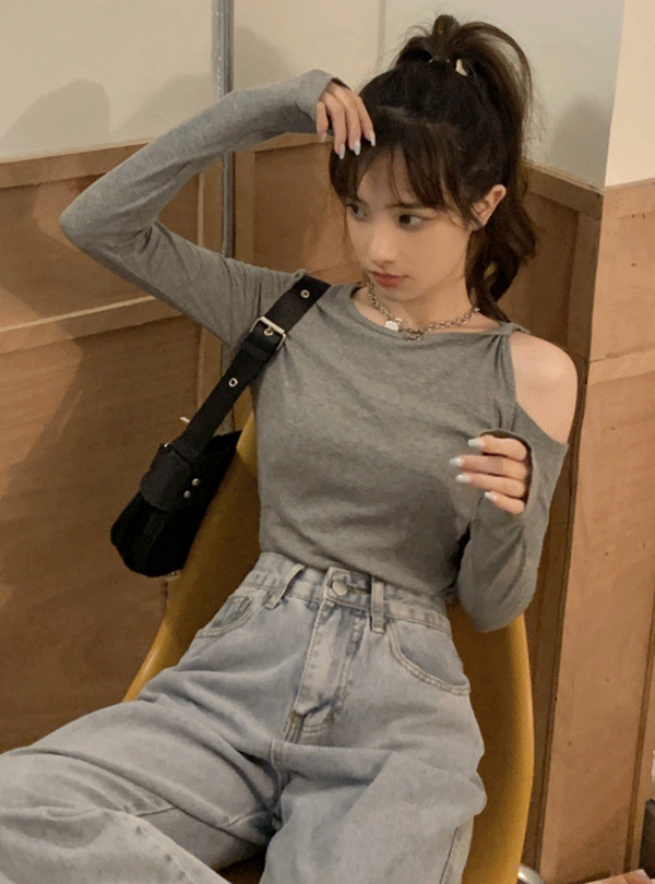 바싱 어깨 꼬임 슬림핏 트임 티셔츠