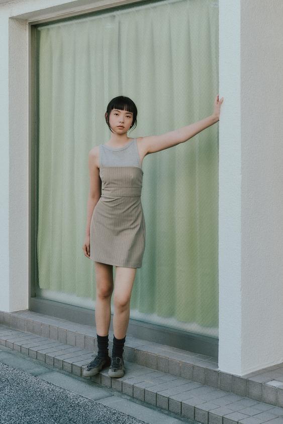 핀 스트라이프 홀터넥 원피스