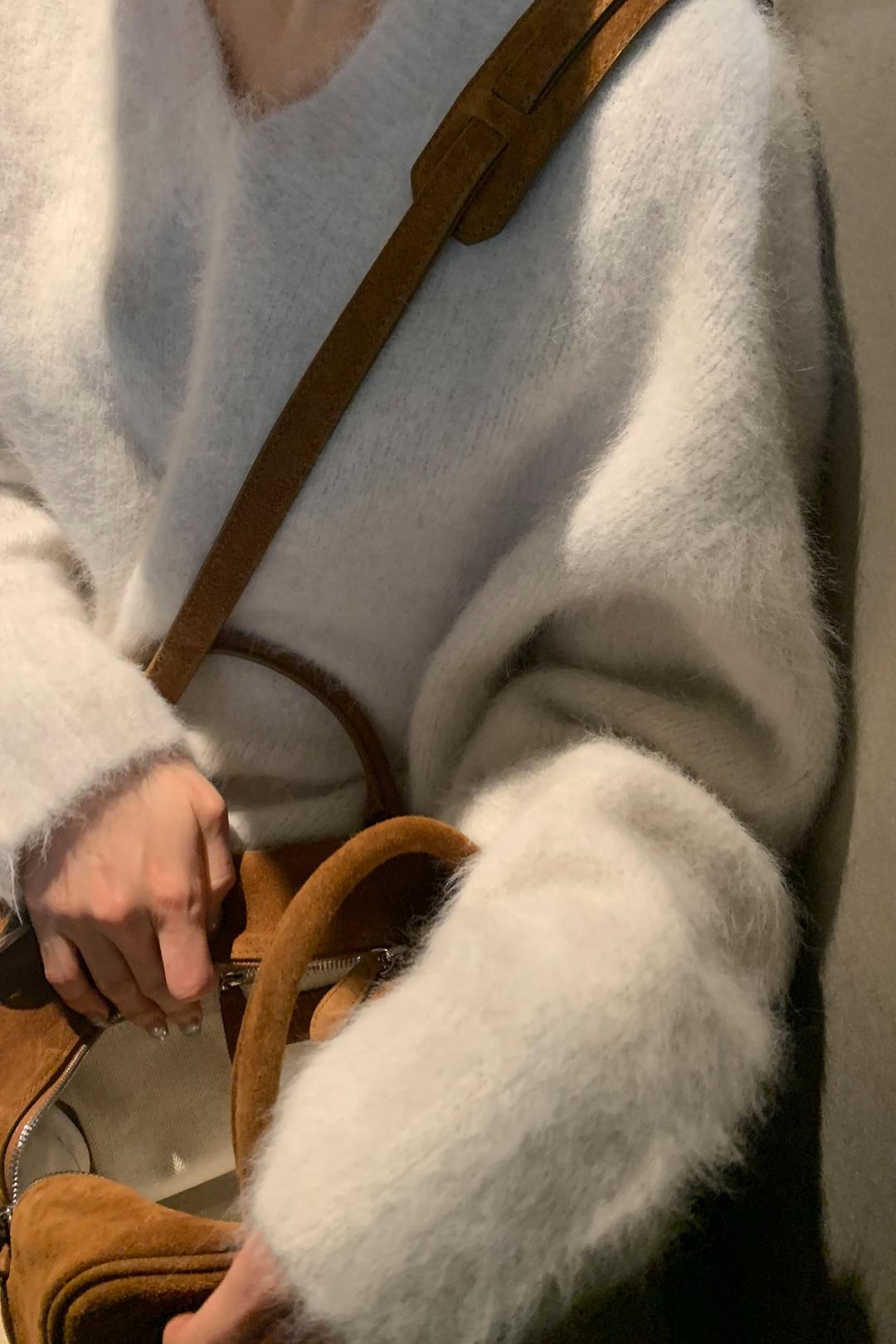 PAUXE FOX V-NECK KNIT_IVORY