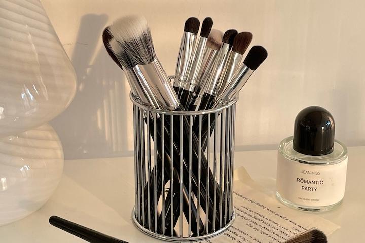 버티컬 철제 실버 프레임 브러쉬 꽂이 연필 꽂이 다용도 꽂이