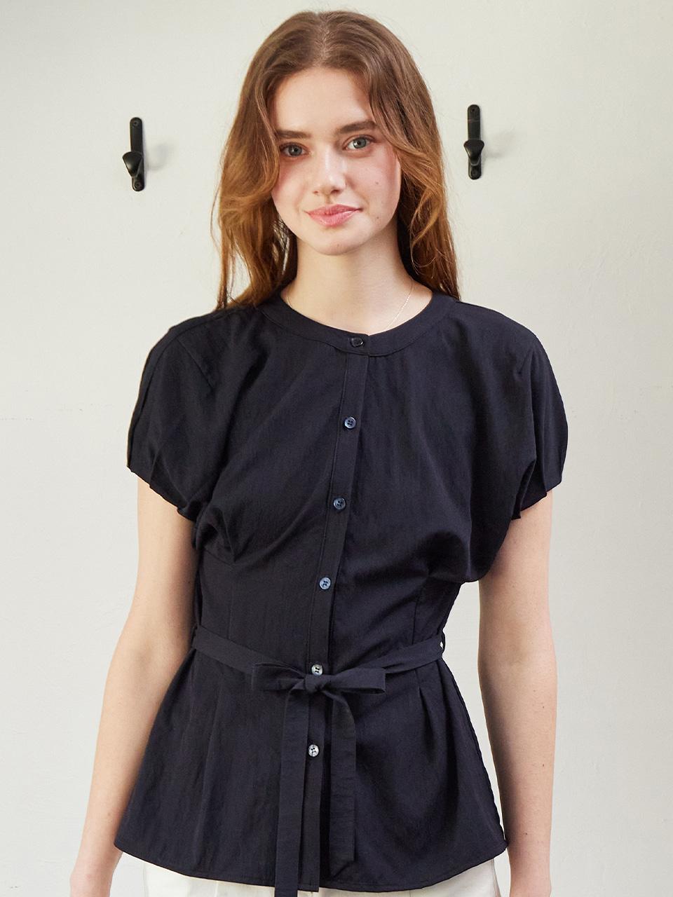 코쿤 슬리브 벨티드 블라우스 navy