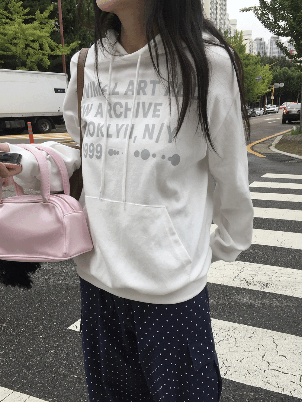 하우유 차트 레터링 포켓 후드티 (3c)