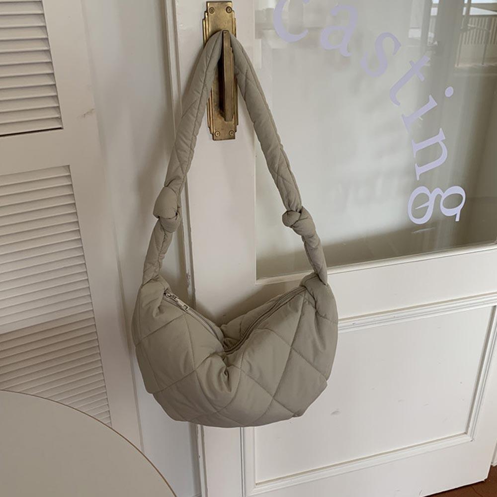 크로와상백 3color 퀼팅 누빔 패딩 반달 슬링백 크로스백 가방