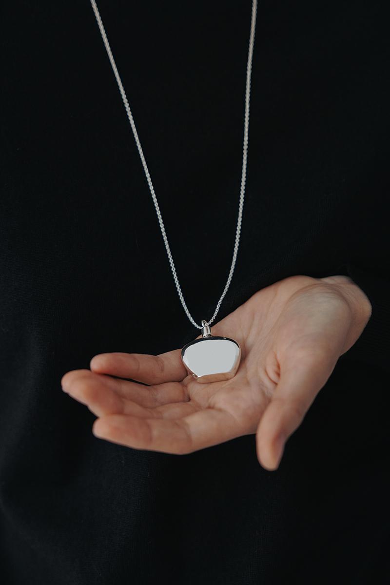 Large Perfume Bottle Necklace_silver