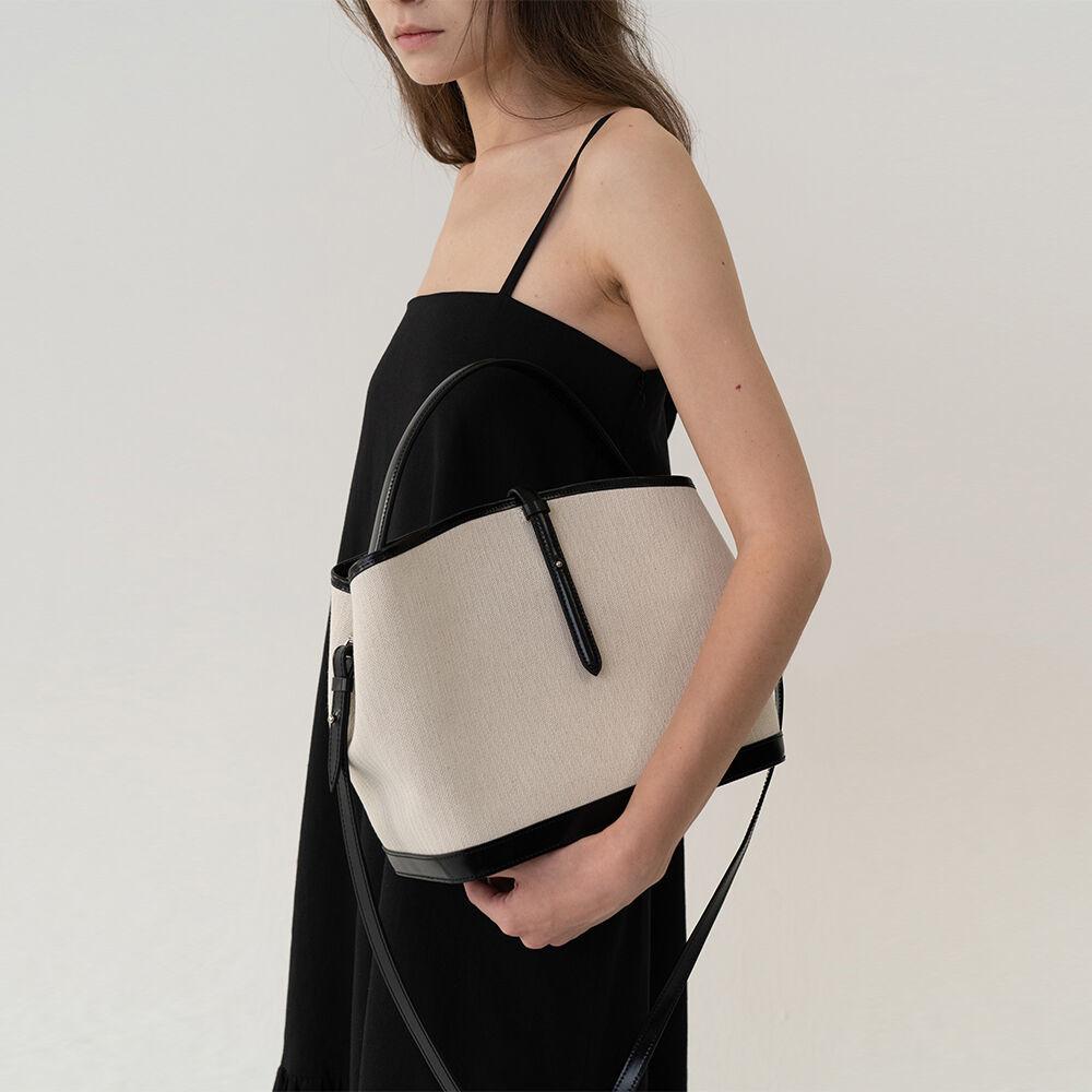 순차출고 [ESSENTIAL] Leather-Trimmed Canvas Crossbody Ecru