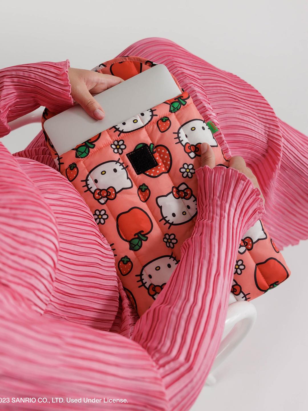 Puffy Laptop Sleeve 13/14 - Hello Kitty Apple