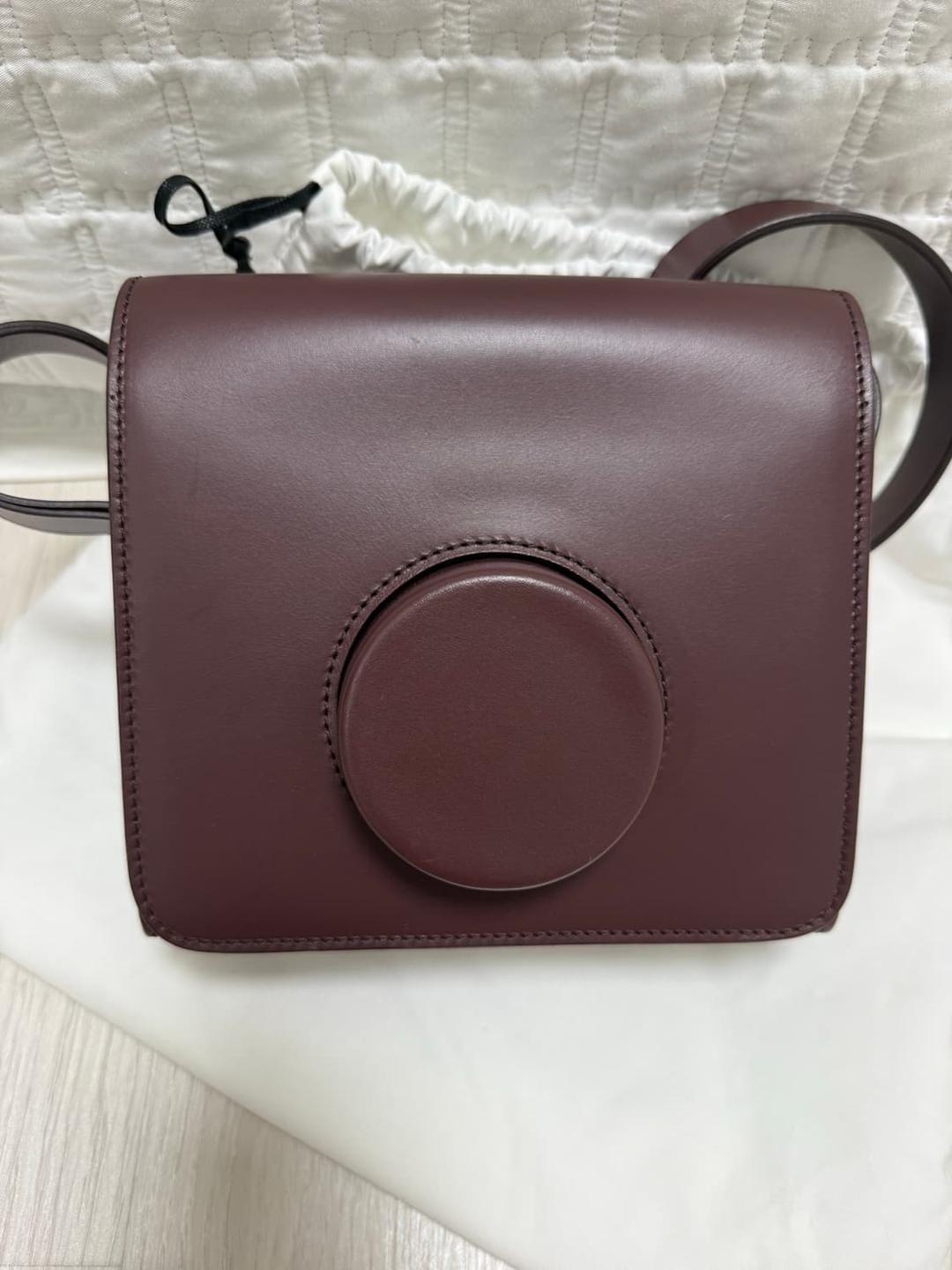 정품.급처) 르메르 카메라백 버건디 라지 팔아요 | 후루츠패밀리