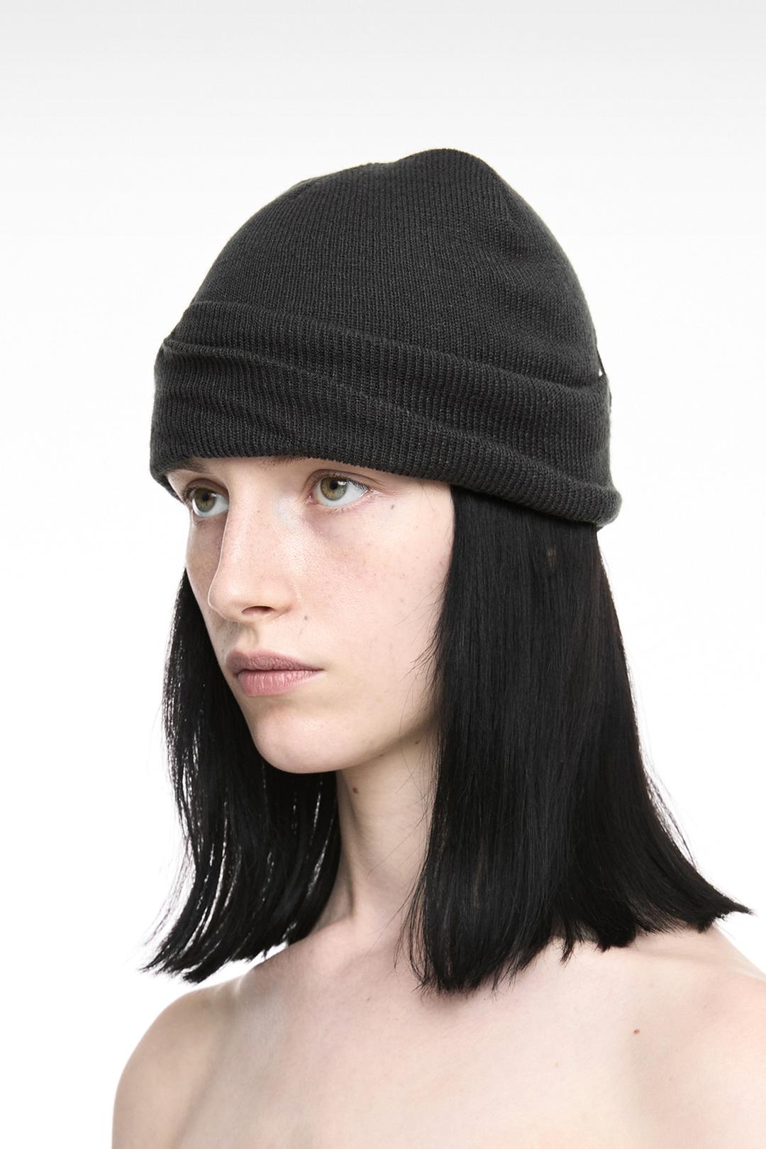 PINCHED BEANIE (UNISEX) CHARCOAL