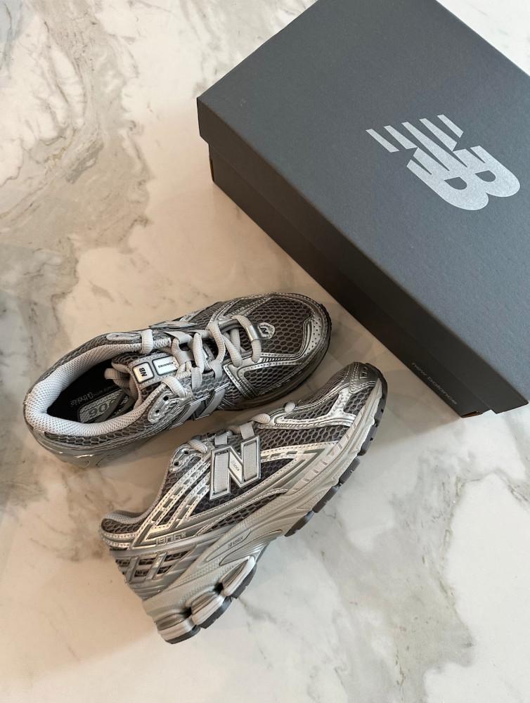 뉴발란스 남녀공용 1906 하버그레이 실버 메탈릭 M1906REH