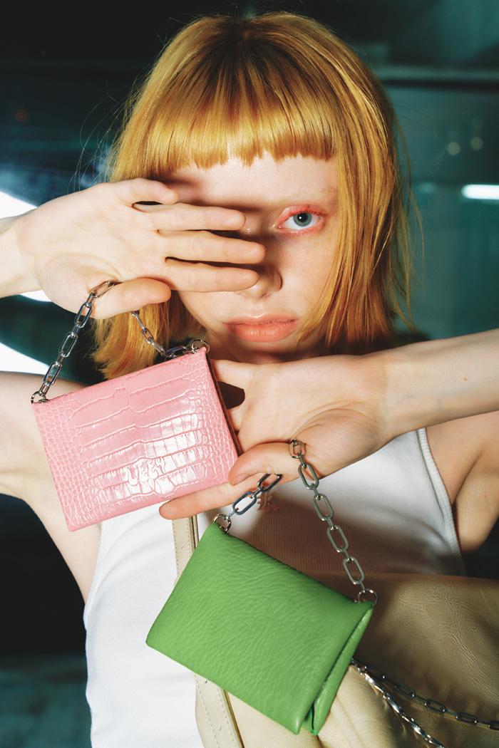 Chain Card Holder Pink