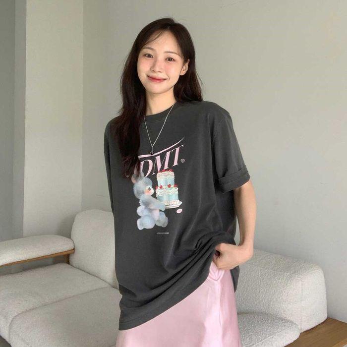 CAKE BEAR TEE (CHARCOAL)