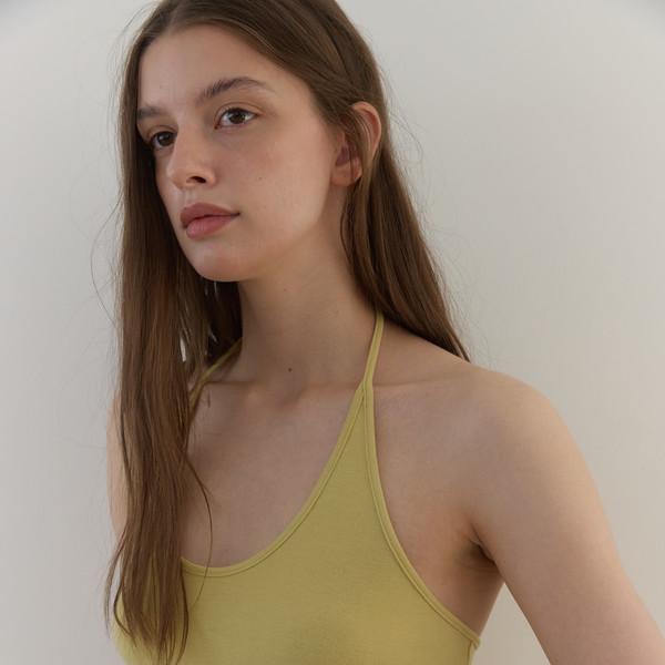 CURVE HALTER SLEEVELESS (MUSTARD)(5월 18일 예약배송)