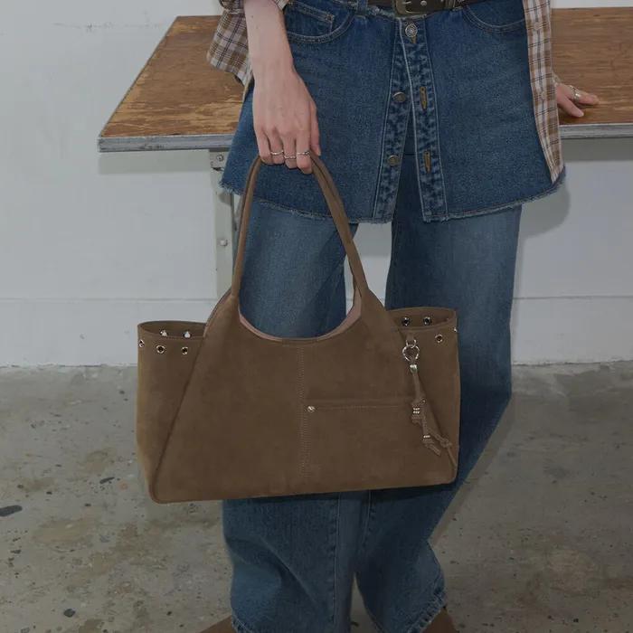 Luca Shoulder in Mocha Beige UA5AB092-K3