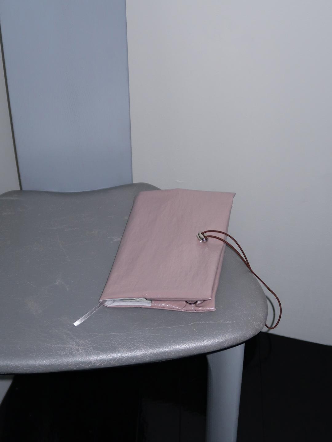 [Pre-Order 12/13 부터 순차 출고] Glossy Book Cover - Mute Pink (Handmade)